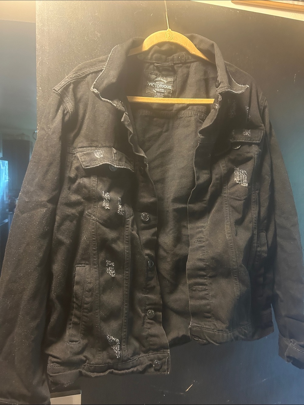 Victorious Men's Black Distressed Denim Jacket